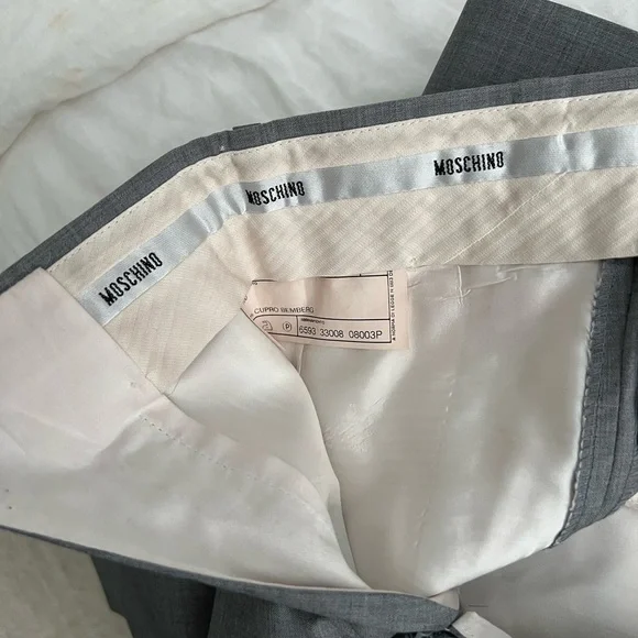 Men’s moschino gray with pink inside suit